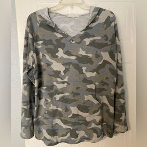 Camo Light Weight Hoodie Size Large